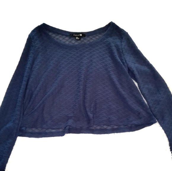 Forever 21 Tops - FOREVER 21 navy blue lightweight cropped long sleeve scoop neck top
